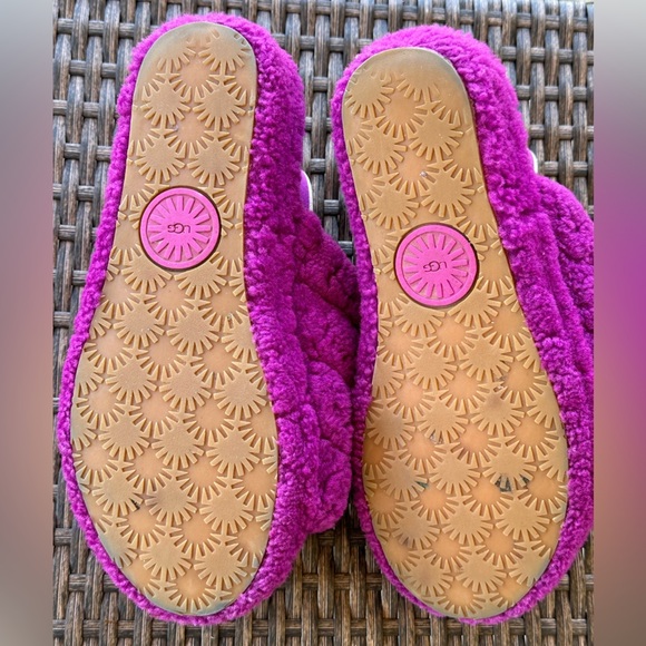 UGG Fluff Yeah Slide Slippers | Size 8 | Bold Purple Plush Comfort - Picture 3 of 9
